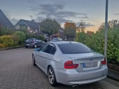 Gebraucht BMW 318 143 PS (105 kW) 2008 Silber Limousine