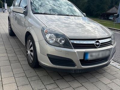 Second-hand Opel Astra 105 CP (77 kW) 2005 Gri Berlinǎ