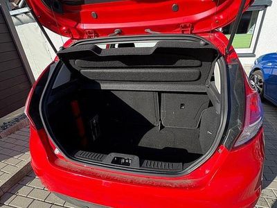 Gebraucht Ford Fiesta Celebration 80 PS (58 kW) 2017 Rot Kleinwagen