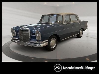 Grau Gebraucht 1963 Mercedes 220 Limousine | 31.900 €