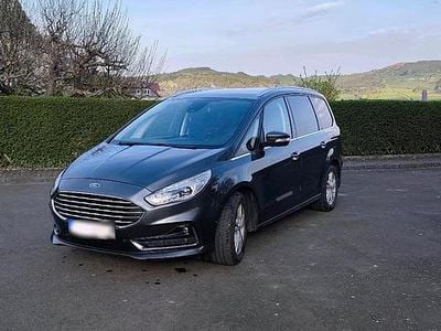 Begagnad Ford Galaxy Titanium 165 HK (121 kW) 2020 Grå Minibuss