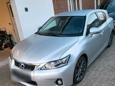 Gebraucht Lexus CT200h 136 PS (100 kW) 2011 Silber Limousine