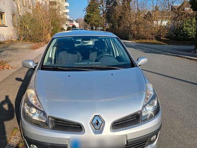 Gebraucht Renault Clio II 88 PS (64 kW) 2006 Silber Kleinwagen