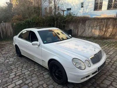 Gebraucht Mercedes E200 163 PS (119 kW) 2003 Weiß Limousine
