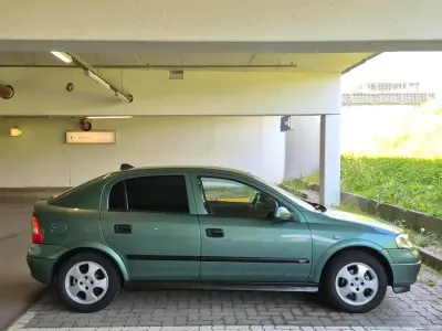 Gebraucht Opel Astra 101 PS (74 kW) 1999 Grün Limousine