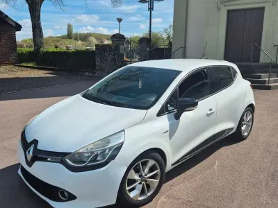 Gebraucht Renault Clio LIMITED 90 PS (66 kW) 2016 Weiß Limousine