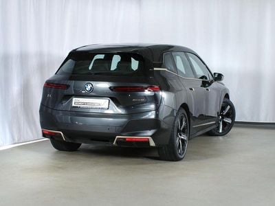 Grau Gebraucht 2022 BMW iX SUV | 42.840 € (Fairer Preis)