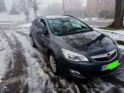 Gebraucht Opel Astra Edition 120 PS (88 kW) 2012 Grau Limousine