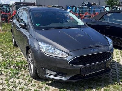 Gebraucht Ford Focus Business Edition 101 PS (74 kW) 2015 Grau Limousine