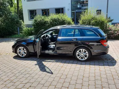 Gebraucht Mercedes C180 156 PS (114 kW) 2014 Schwarz Kombi