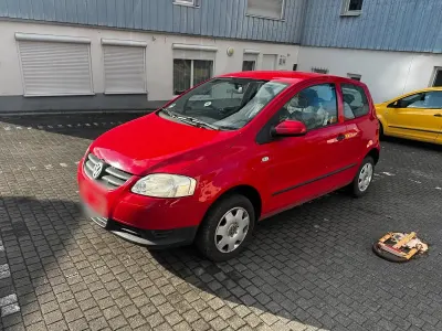 Second-hand VW Fox 75 CP (55 kW) 2005 Roșu Hatchback
