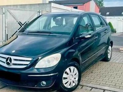 Mercedes B180