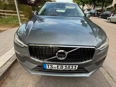 Gebraucht Volvo XC60 Momentum 235 PS (172 kW) 2019 Grau SUV