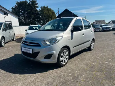 Gebraucht Hyundai i10 Edition 70 PS (51 kW) 2011 Silber Kleinwagen