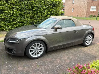 Gebraucht Audi TT Roadster Ambiente 170 PS (125 kW) 2011 Grau Cabrio