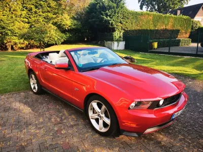 Gebraucht Ford Mustang GT Premium 320 PS (235 kW) 2010 Rot Cabrio