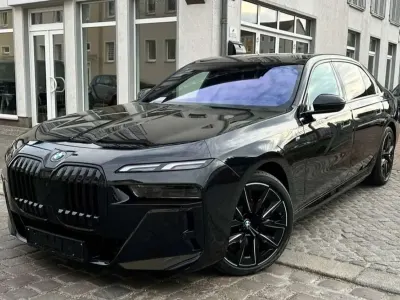 Usata BMW i7 M Sport 400 kW (544 CV) 2023 Nero Berlina