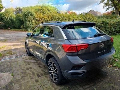 Gebraucht VW T-Roc 150 PS (110 kW) 2018 Grau SUV