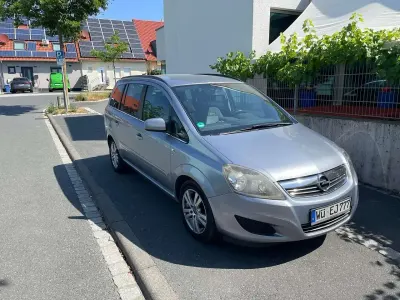 Gebraucht Opel Zafira Edition 120 PS (88 kW) 2010 Grau Van / Kleinbus