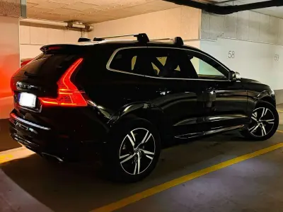Gebraucht Volvo XC60 R-Design 250 PS (183 kW) 2019 Schwarz SUV
