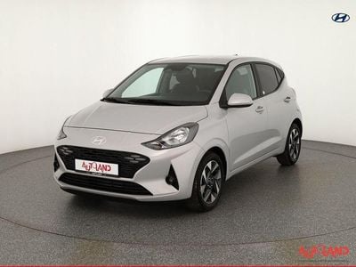 Neu Hyundai i10 64 PS (47 kW) 2025 Grau Kleinwagen