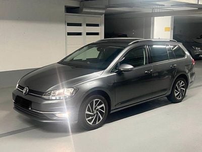 Grau Gebraucht 2019 VW Golf VII Join Kombi | 13.000 € (Fairer Preis)