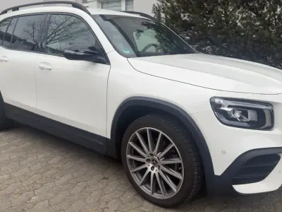 Używany Mercedes GLB250 Business 224 KM (164 kW) 2021 Biały SUV