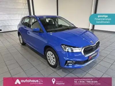 Second-hand Skoda Fabia Essence 95 CP (69 kW) 2025 Albastru Hatchback