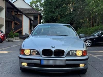 BMW 523