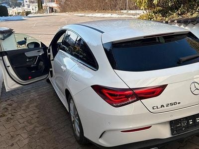 Gebraucht Mercedes CLA250e AMG line 218 PS (160 kW) 2022 Weiß Limousine