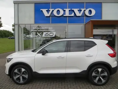 Gebraucht Volvo XC40 Plus 163 PS (119 kW) 2023 Weiß SUV