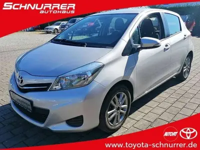 Gebraucht Toyota Yaris Life 69 PS (50 kW) 2012 Silver metallic Kleinwagen