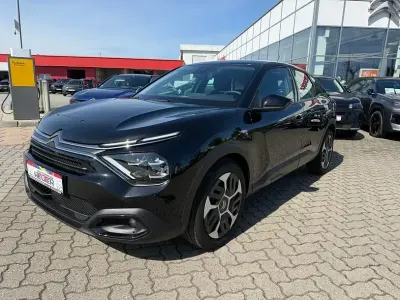 Gebraucht Citroën C4 Feel 131 PS (96 kW) 2023 Lackierung schwarz perla nera/ SUV