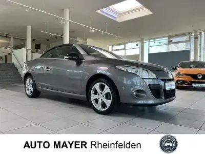 Gebraucht Renault Mégane Cabriolet Dynamique 110 PS (80 kW) 2011 Grau Cabrio