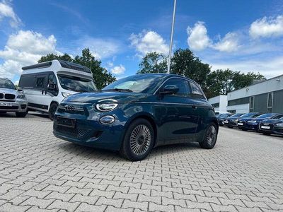 Begagnad Fiat 500e Style 86 kW (118 HK) 2024 Grön Halvkombi