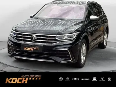 Gebraucht VW Tiguan Allspace R-line 245 PS (180 kW) 2022 Deep black perleffekt SUV
