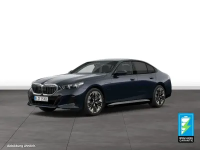 Gebraucht BMW 550e M Sport 489 PS (359 kW) 2025 Schwarz Limousine