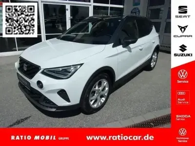 Gebraucht Seat Arona FR 150 PS (110 kW) 2022 Nevada weiss/magnetic grau SUV