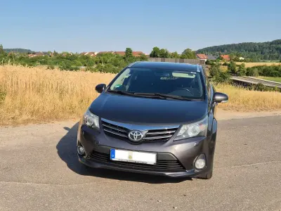 Gebraucht Toyota Avensis Multidrive S 147 PS (108 kW) 2012 Kombi