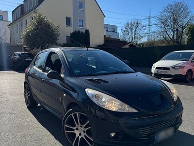 Gebraucht Peugeot 206+ 85 PS (62 kW) 2012 Schwarz Kleinwagen