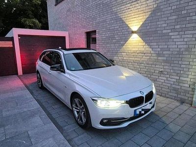Weiß Gebraucht 2017 BMW 320 Sport Line Kombi | 18.900 € (Fairer Preis)