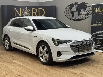 Gebraucht Audi e-tron S-Line 300 kW (408 PS) 2022 Gletscherweiß metallic (metallic) SUV