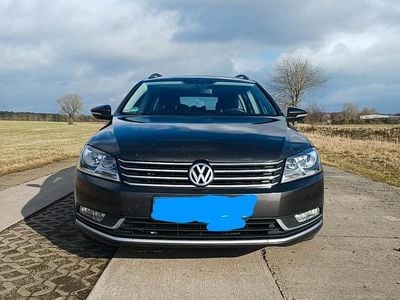 Gebraucht VW Passat 140 PS (102 kW) 2011 Braun Kombi