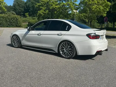 Gebraucht BMW 320 Luxury Line 184 PS (135 kW) 2012 Weiß Limousine