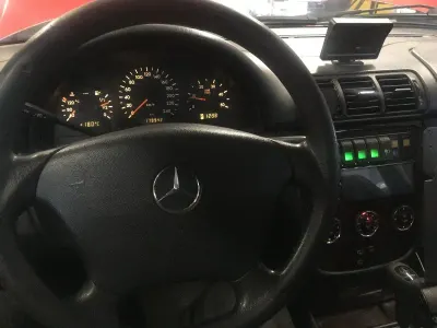 Gebraucht Mercedes ML270 163 PS (119 kW) 2004 SUV
