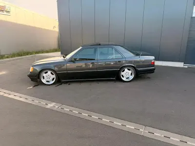 Gebraucht Mercedes E220 AMG 150 PS (110 kW) 1994 Grau Limousine
