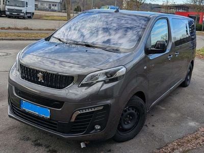 Peugeot e-Traveller