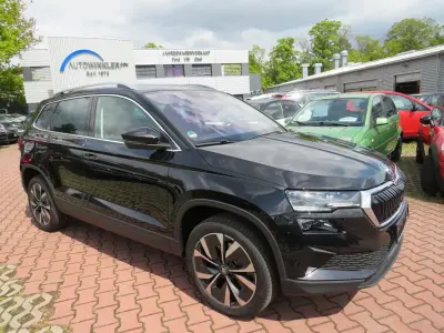 Neu Skoda Karoq Style 150 PS (110 kW) 2026 Schwarz SUV