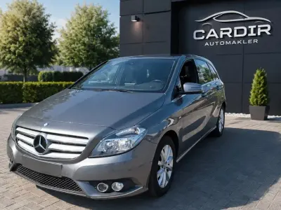 Gebraucht Mercedes B180 122 PS (89 kW) 2012 Grau Kleinwagen