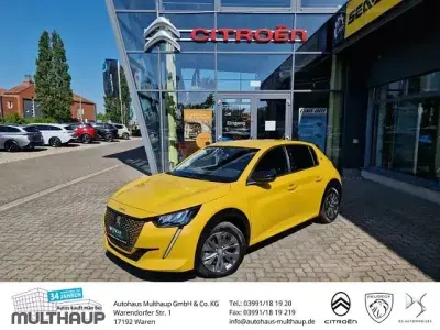 Gebraucht Peugeot e-208 Allure 100 kW (136 PS) 2023 Gelb Kleinwagen